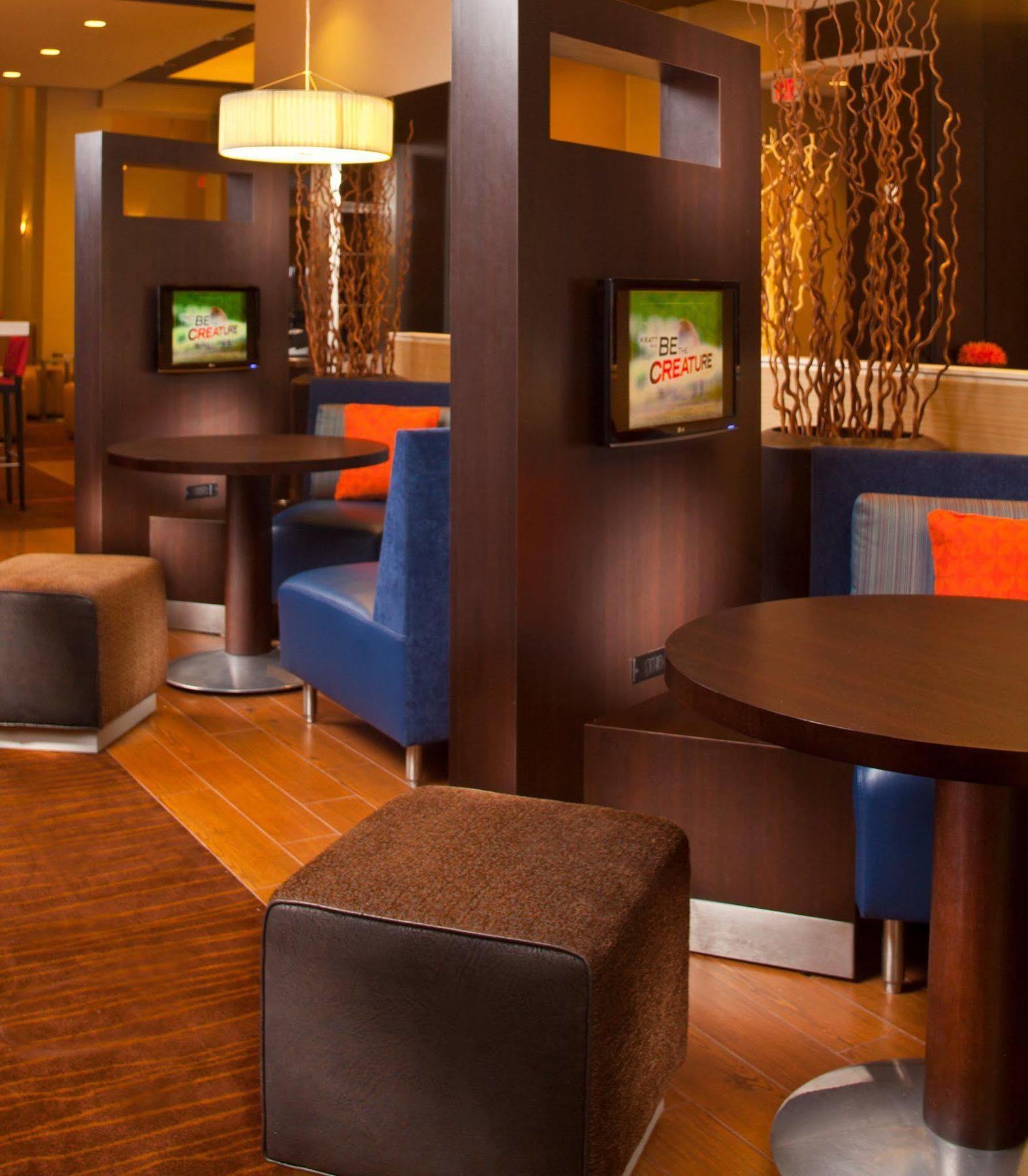 Отель Courtyard By Marriott New Orleans Downtown Near The French Quarter Экстерьер фото